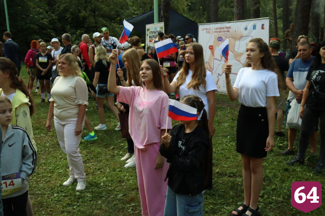 В саратовском чемпионате по автозвуку участвовал розовый «Москвич» с матрешками