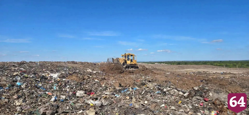 В Саратовской области ликвидировали возгорание на мусорном полигоне 