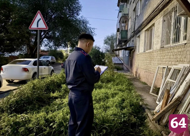 В Саратове двухлетний ребенок упал с 3-го этажа и выжил